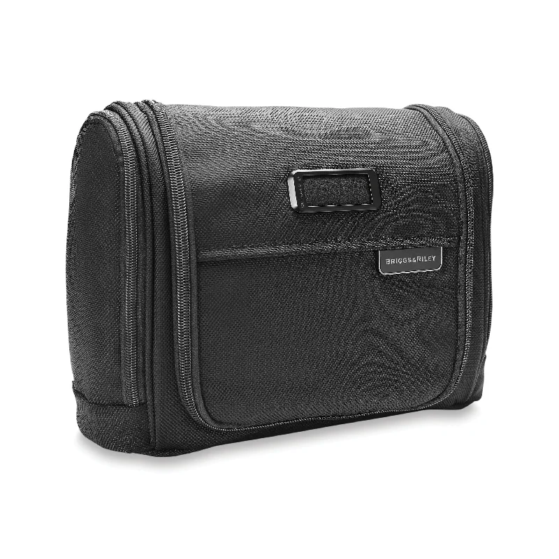 Briggs & Riley Baseline Collection Deluxe Hanging Toiletry Kit