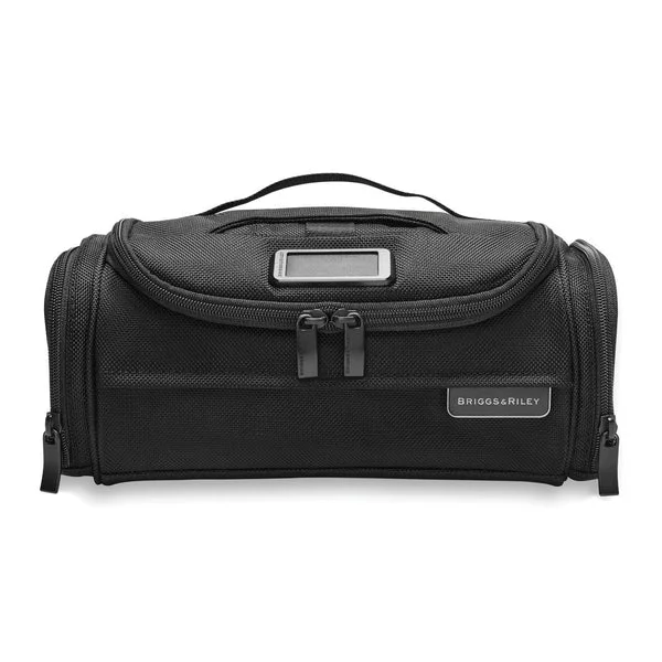 Briggs & Riley Baseline Executive Essentials Hanging Toiletry Kit